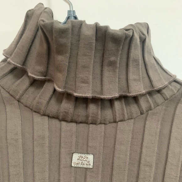 Lili Gaufrette Ribbed Turtleneck - Picture 3 of 11